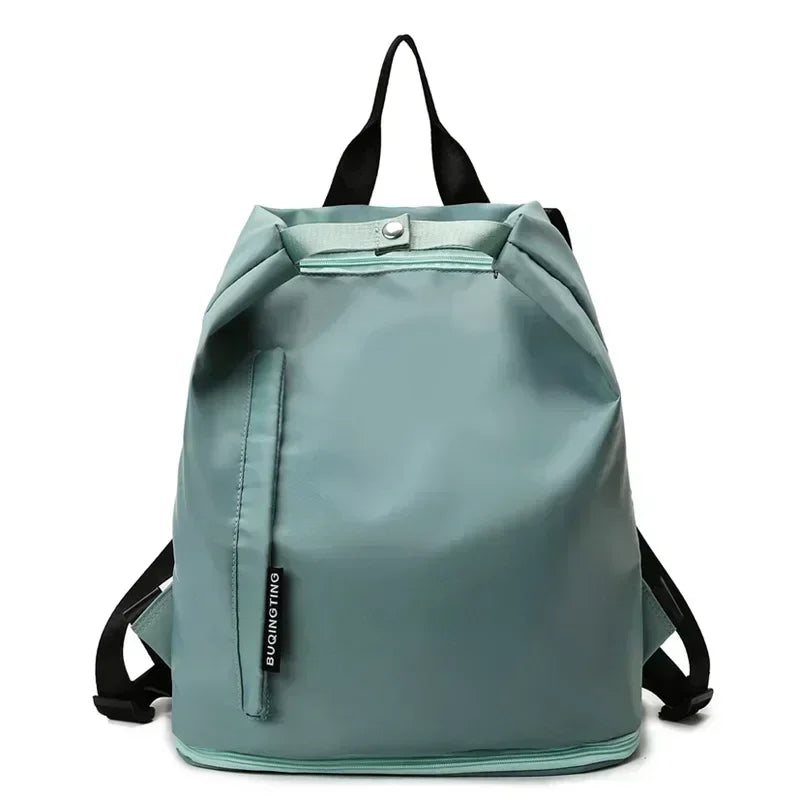 Sac de sport femme FlowBag vu de face
Intérieur spacieux du sac de sport femme FlowBag
Compartiment chaussures du FlowBag femme
FlowBag sac de sport pour yoga et fitness
FlowBag sac de sport étanche pour piscine
FlowBag sac week-end femme élégant
FlowBag sac de sport pour voyage cabine
FlowBag avec bandoulière réglable confortable
FlowBag design chic et moderne pour femme
Détails techniques du sac de sport FlowBag