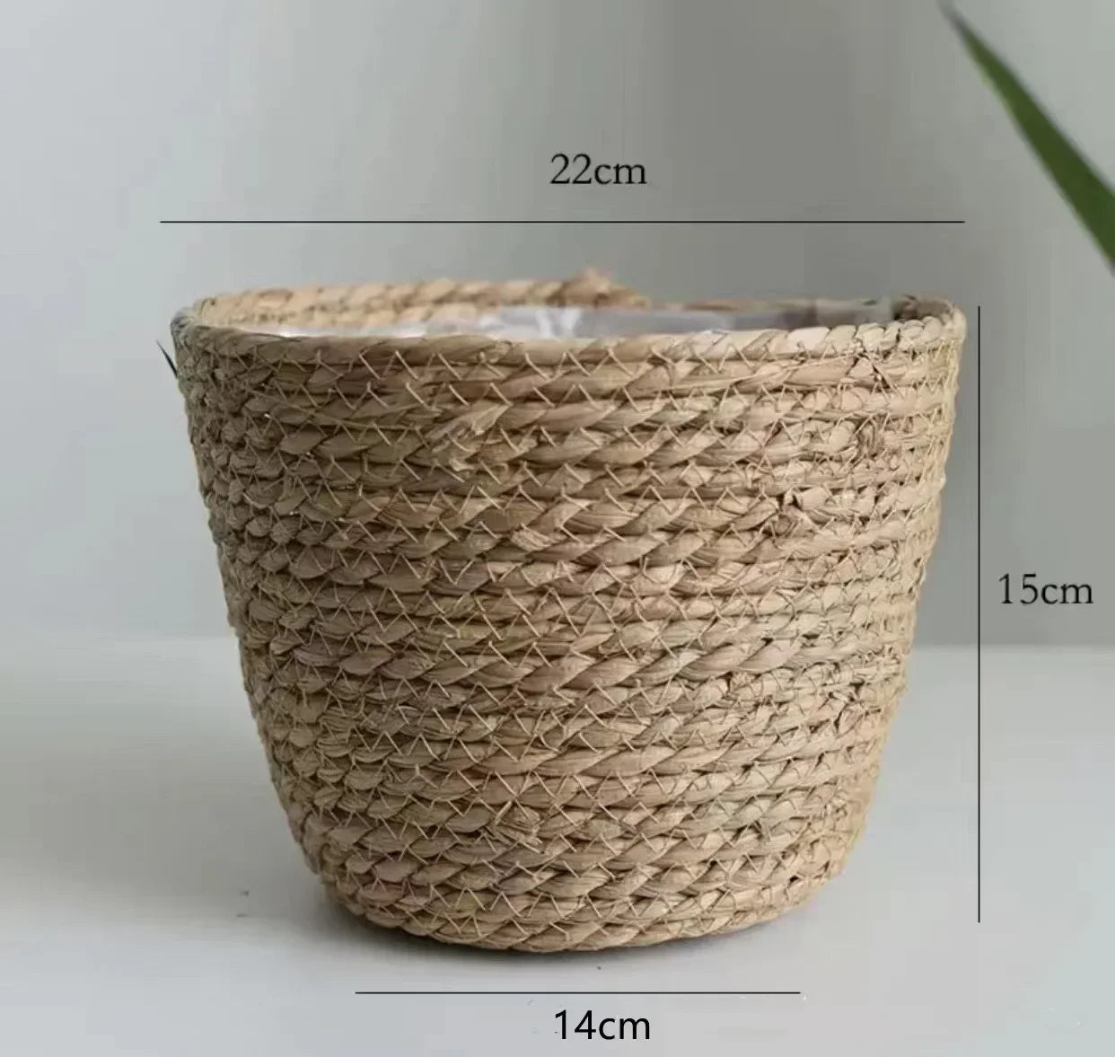 Panier en osier | VerduraBloom™ - Rangement Chic vpanier en osier avec couvercle, panier osier rangement jardin, corbeille vannerie naturelle, panier wicker pour plantes, solution rangement osier exterieur, panier en osier deco maison, corbeille osier avec couvercle durable, vannerie pour pot fleurs, panier osier polyvalent ecolo, rangement en paille couvercle