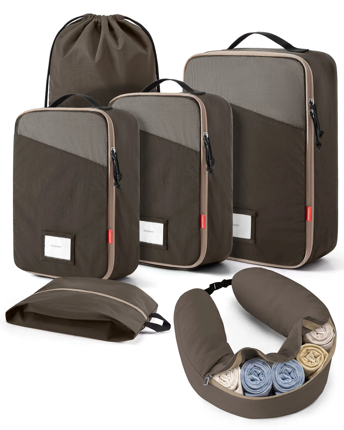 Kit EscaleCompact brun avec trois cubes de compression pour vêtements et accessoires d’organisation de voyage