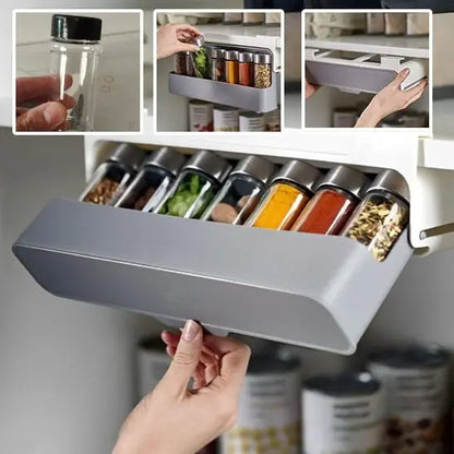 LeTiroirÉpicé™ est un tiroir à épices coulissant sous étagère, un rangement pour épices sans perçage idéal pour optimiser l’espace dans une petite cuisine moderne. Cet organisateur d’épices auto-adhésif au design élégant et discret s’installe facilement grâce à un adhésif 3M VHB ultra-résistant. Ce rangement cuisine gain de place accueille jusqu’à sept pots d’assaisonnement standard, transformant un espace inutilisé en solution de rangement chic et pratique. Parfait comme étagère à épices adhésive, support 