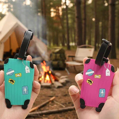 Étiquette bagage en silicone colorée et résistante pour valise et sac, avec carte d’identification protégée, attache sécurisée, design dessin animé enfant ou style élégant adulte, idéale pour voyage avion, train et déplacements en famille.