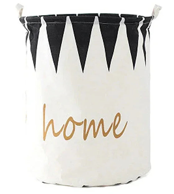 Le panier à linge sale pliable et imperméable PetitClean™ de Rangement Chic offre une solution de rangement complète pour la chambre d’enfant grâce à sa grande capacité, sa structure stable et son revêtement waterproof qui garde les vêtements, jouets et accessoires parfaitement organisés. Robuste, léger et anti-odeurs, il s’adapte aussi bien aux chambres de bébé qu’aux espaces plus grands, tout en restant décoratif et facile à plier pour un gain de place optimal. Multifonction, il permet de ranger linge sal