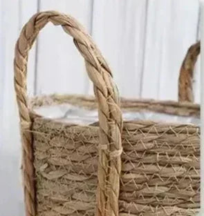 Panier en osier | VerduraBloom™ - Rangement Chic panier en osier avec couvercle, panier osier rangement jardin, corbeille vannerie naturelle, panier wicker pour plantes, solution rangement osier exterieur, panier en osier deco maison, corbeille osier avec couvercle durable, vannerie pour pot fleurs, panier osier polyvalent ecolo, rangement en paille couvercle