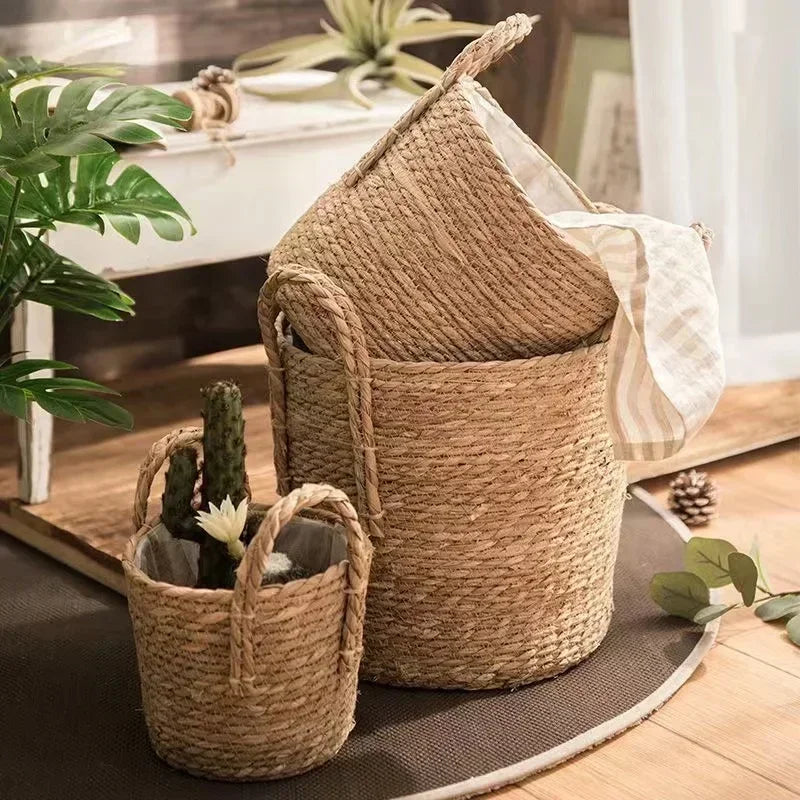 Panier en osier | VerduraBloom™ - Rangement Chic panier en osier avec couvercle, panier osier rangement jardin, corbeille vannerie naturelle, panier wicker pour plantes, solution rangement osier exterieur, panier en osier deco maison, corbeille osier avec couvercle durable, vannerie pour pot fleurs, panier osier polyvalent ecolo, rangement en paille couvercle