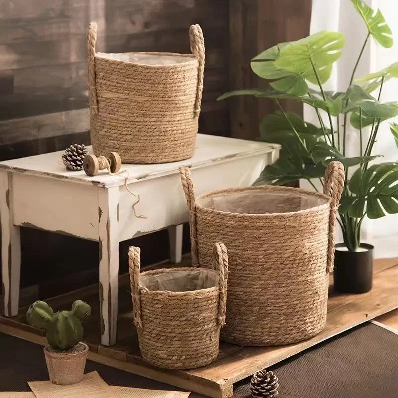 Panier en osier | VerduraBloom™ - Rangement Chic panier en osier avec couvercle, panier osier rangement jardin, corbeille vannerie naturelle, panier wicker pour plantes, solution rangement osier exterieur, panier en osier deco maison, corbeille osier avec couvercle durable, vannerie pour pot fleurs, panier osier polyvalent ecolo, rangement en paille couvercle