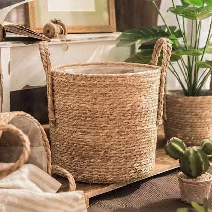 Panier en osier | VerduraBloom™ - Rangement Chic panier en osier avec couvercle, panier osier rangement jardin, corbeille vannerie naturelle, panier wicker pour plantes, solution rangement osier exterieur, panier en osier deco maison, corbeille osier avec couvercle durable, vannerie pour pot fleurs, panier osier polyvalent ecolo, rangement en paille couvercle