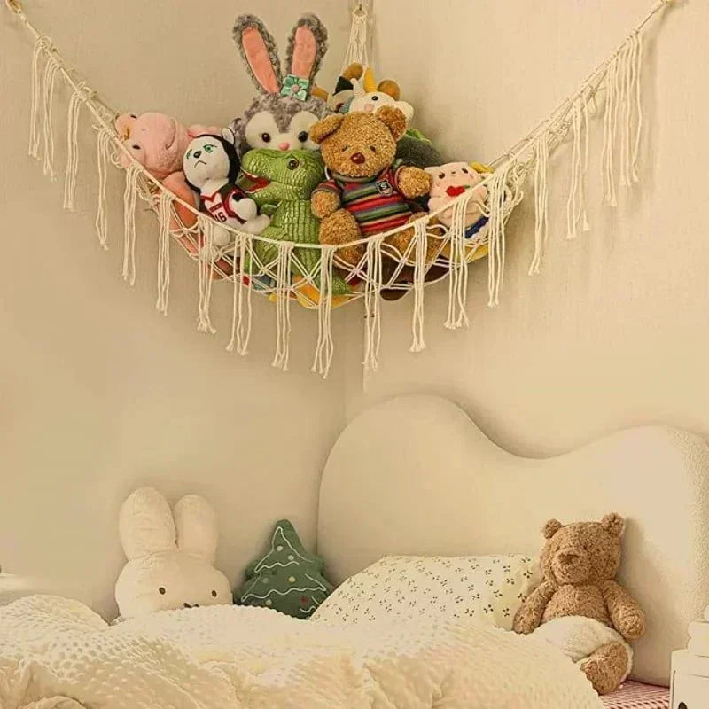 rangement peluche suspendu, filet de rangement pour peluches, hamac de rangement pour jouets, filet de peluches pour chambre d’enfant, rangement mural pour peluches, filet suspendu pour peluches et doudous, hamac pour peluches grande capacité, rangement d’angle pour jouets, organisateur de peluches en macramé, filet de rangement bohème pour jouets, rangement décoratif pour peluches, hamac mural pour jouets d’enfant, filet suspendu design pour peluches, sac de rangement pour doudous, rangement en filet pour 