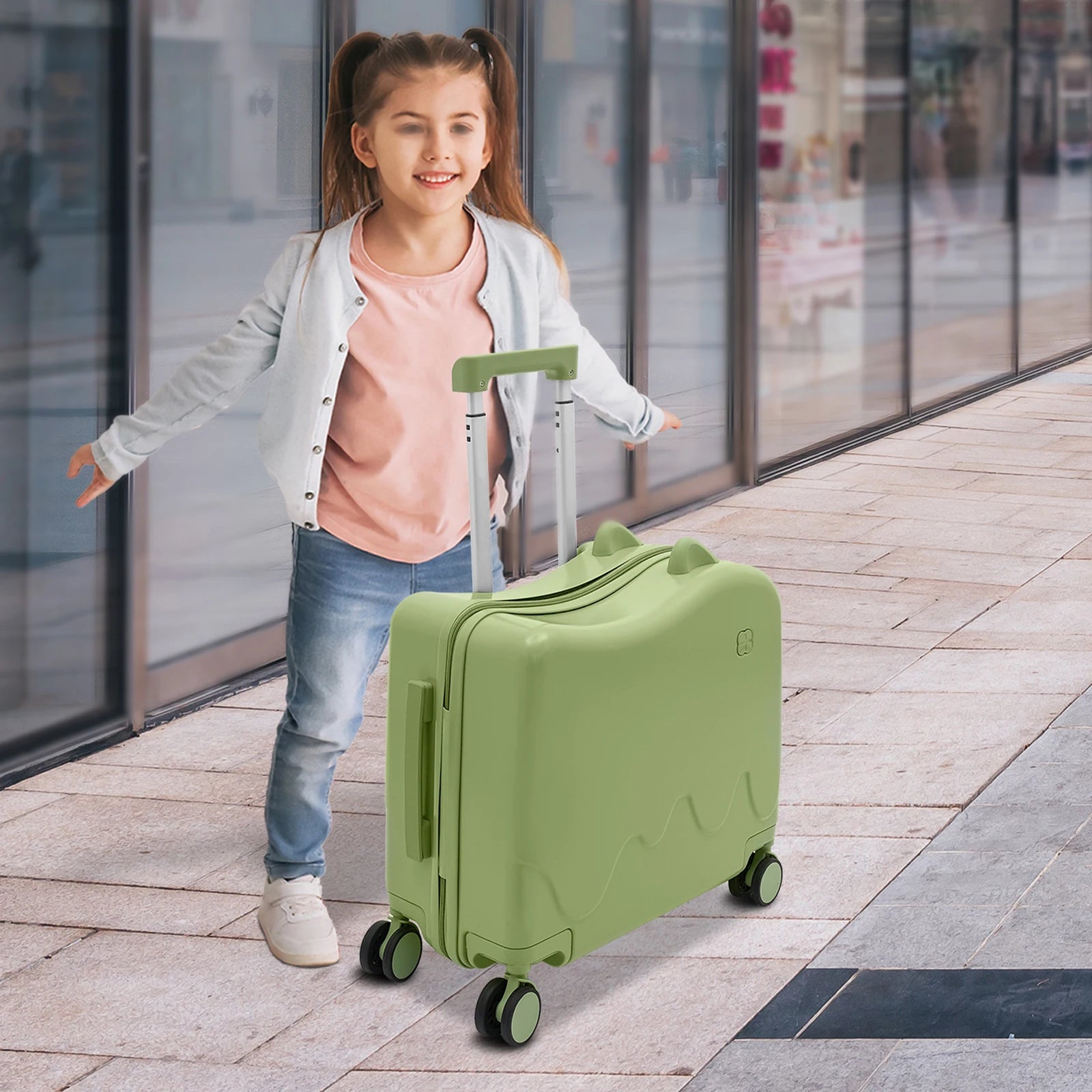 Valise enfant à roulettes cabine 8 pouces grande capacité 37L, conçue pour les enfants de 3 à 6 ans, avec structure robuste en ABS et PVC, roues universelles silencieuses, verrou à code intégré, poignée antidérapante et tige de traction réglable. Valise enfant légère et résistante, compatible avion, dotée de compartiments intérieurs organisés, coins arrondis pour plus de sécurité, supportant jusqu’à 60 kg et permettant à l’enfant de s’asseoir et rouler. Valise enfant design ludique et premium, idéale pour v