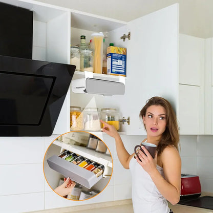 LeTiroirÉpicé™ est un tiroir à épices coulissant sous étagère, un rangement pour épices sans perçage idéal pour optimiser l’espace dans une petite cuisine moderne. Cet organisateur d’épices auto-adhésif au design élégant et discret s’installe facilement grâce à un adhésif 3M VHB ultra-résistant. Ce rangement cuisine gain de place accueille jusqu’à sept pots d’assaisonnement standard, transformant un espace inutilisé en solution de rangement chic et pratique. Parfait comme étagère à épices adhésive, support 
