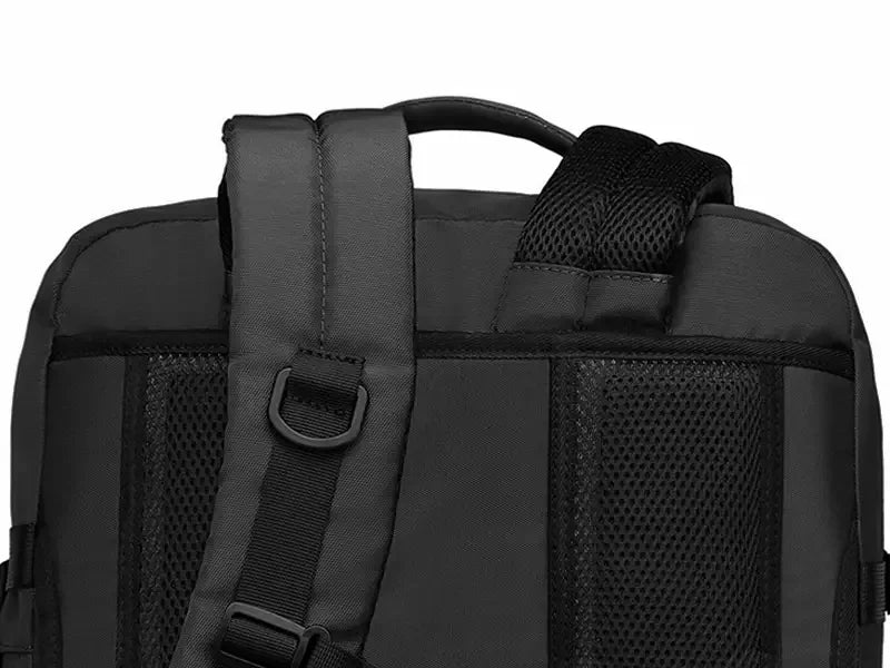 Le sac a dos de voyage | AeroCabin™ est le compagnon parfait pour voyager sereinement. Compatible bagage cabine (55×35×20 cm, 38L), imperméable, léger (1,11 kg) et accepté par plus de 100 compagnies aériennes, il vous accompagne partout : week-ends, affaires, city-trips ou vols low-cost. Son design convertible sac à main / sac à dos, ses compartiments intelligents, sa poche PC et son polyester 900D en font un modèle robuste, pratique et conçu pour la mobilité moderne