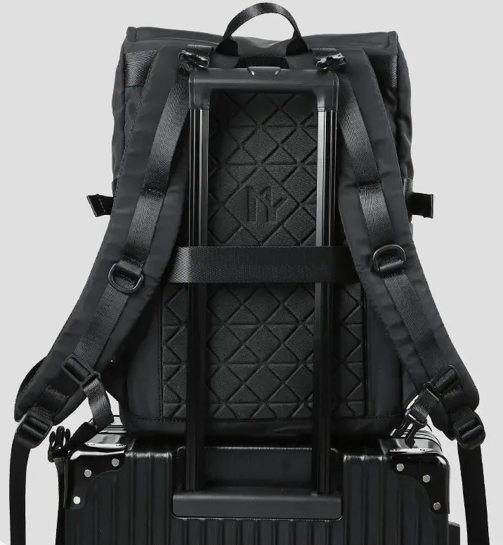 sac a dos roll top urbain avec poches zippees et velcro pour voyage et commute