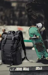 sac a dos roll top urbain avec poches zippees et velcro pour voyage et commute