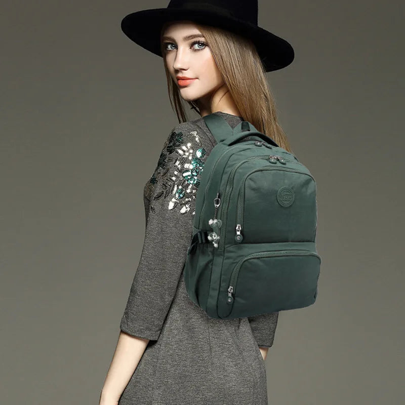 sac à dos voyage femme City Élégance porté en ville, design urbain léger et élégant pour city trip