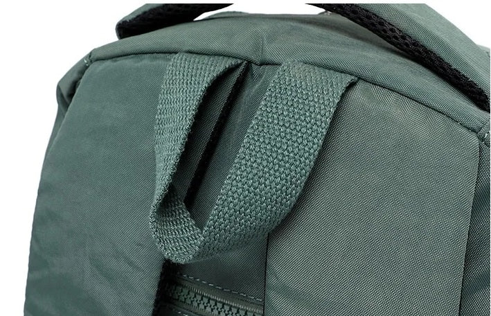 sac à dos voyage femme léger et résistant à l’eau City Élégance, idéal pour déplacements urbains quotidiens