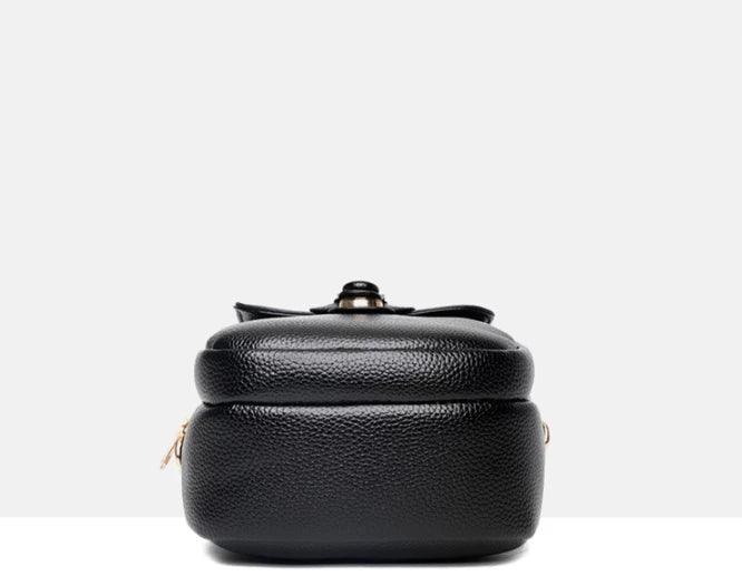 Autour du mot-clé principal "Sac à Main Bandoulière", gravitent de nombreux mots-clés long-tail issus de la description du produit ChicBox™, tels que "sac à main bandoulière pour quotidien stylé", "petit sac bandoulière en cuir PU premium", "sac bandoulière ajustable avec compartiments intelligents", "sac à main bandoulière léger pour liberté de mouvements", "accessoire sac bandoulière polyvalent pour toutes tenues", "sac bandoulière design carré moderne et élégant"