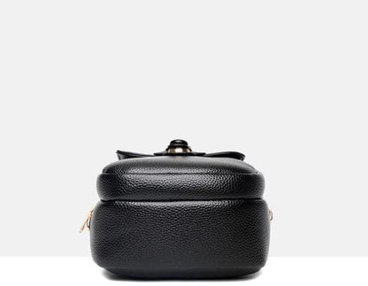 Autour du mot-clé principal "Sac à Main Bandoulière", gravitent de nombreux mots-clés long-tail issus de la description du produit ChicBox™, tels que "sac à main bandoulière pour quotidien stylé", "petit sac bandoulière en cuir PU premium", "sac bandoulière ajustable avec compartiments intelligents", "sac à main bandoulière léger pour liberté de mouvements", "accessoire sac bandoulière polyvalent pour toutes tenues", "sac bandoulière design carré moderne et élégant"