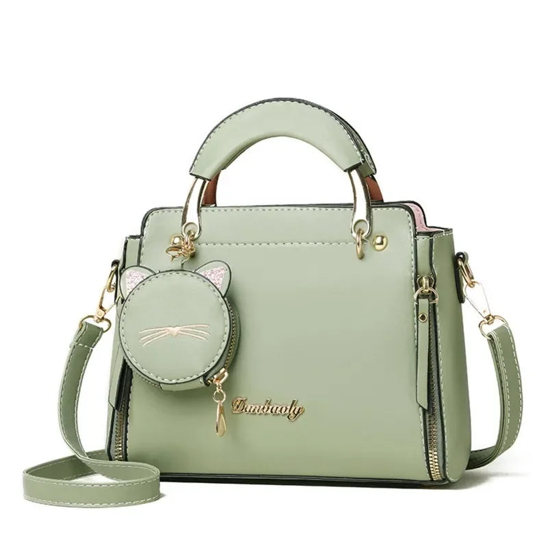 Découvrez le sac à main bandoulière femme élégant et pratique pour quotidien actif, idéal comme sac à main bandoulière femme petit format 24x18x10 cm en cuir PU premium résistant pour sorties bureau ou soirées habillées, ce sac à main bandoulière femme avec bandoulière réglable confortable évite encombrement mains libres pour mouvements fluides, parfait pour sac à main bandoulière femme minimaliste carré chic disponible en couleurs tendance comme sac à main bandoulière femme noir intemporel ou rose poudré f