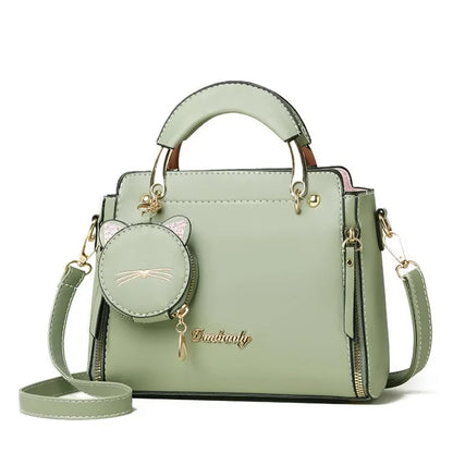 Découvrez le sac à main bandoulière femme élégant et pratique pour quotidien actif, idéal comme sac à main bandoulière femme petit format 24x18x10 cm en cuir PU premium résistant pour sorties bureau ou soirées habillées, ce sac à main bandoulière femme avec bandoulière réglable confortable évite encombrement mains libres pour mouvements fluides, parfait pour sac à main bandoulière femme minimaliste carré chic disponible en couleurs tendance comme sac à main bandoulière femme noir intemporel ou rose poudré f