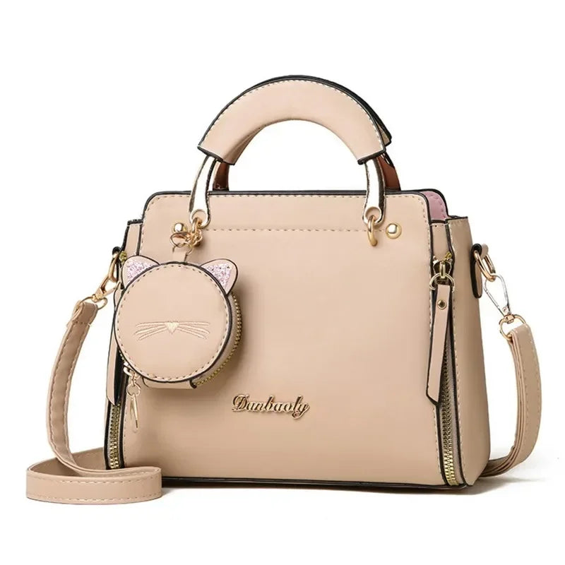 Découvrez le sac à main bandoulière femme élégant et pratique pour quotidien actif, idéal comme sac à main bandoulière femme petit format 24x18x10 cm en cuir PU premium résistant pour sorties bureau ou soirées habillées, ce sac à main bandoulière femme avec bandoulière réglable confortable évite encombrement mains libres pour mouvements fluides, parfait pour sac à main bandoulière femme minimaliste carré chic disponible en couleurs tendance comme sac à main bandoulière femme noir intemporel ou rose poudré f