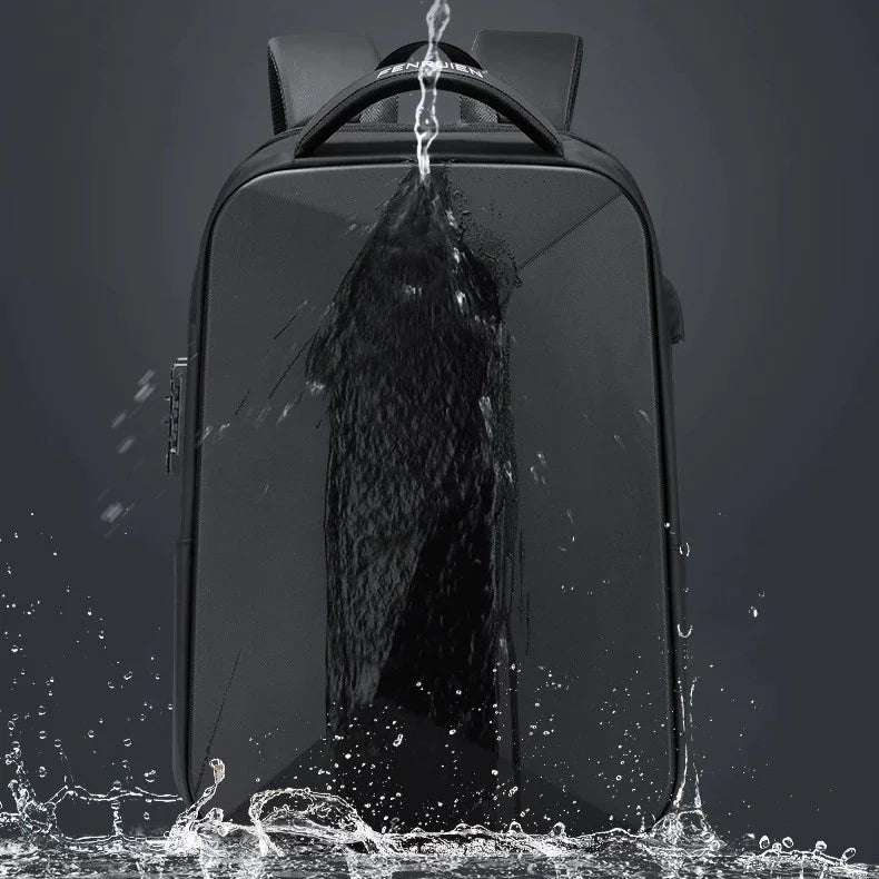 Détail des fermetures éclair dissimulées et du cadenas TSA du sac-a-dos-antivol-nomad-shield sur fond neutre.