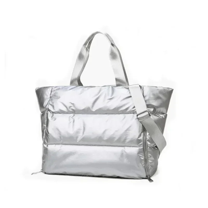 Découvrez le sac de sport femme ImperFit™, l'accessoire parfait pour les femmes actives cherchant un sac de sport femme imperméable en nylon Oxford haute densité déperlant anti-usure et respirant, un sac de sport femme grande capacité 36-55L modulable pour fitness yoga piscine ou voyage week-end, un sac de sport femme avec compartiment chaussures ventilé pour séparer linge propre et affaires mouillées, un sac de sport femme porte-tapis yoga intégré idéal pour séances pilates ou yoga femme imperméable