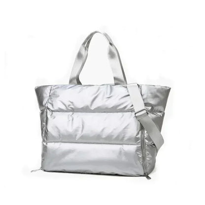 Découvrez le sac de sport femme ImperFit™, l'accessoire parfait pour les femmes actives cherchant un sac de sport femme imperméable en nylon Oxford haute densité déperlant anti-usure et respirant, un sac de sport femme grande capacité 36-55L modulable pour fitness yoga piscine ou voyage week-end, un sac de sport femme avec compartiment chaussures ventilé pour séparer linge propre et affaires mouillées, un sac de sport femme porte-tapis yoga intégré idéal pour séances pilates ou yoga femme imperméable