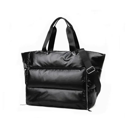 Découvrez le sac de sport femme ImperFit™, l'accessoire parfait pour les femmes actives cherchant un sac de sport femme imperméable en nylon Oxford haute densité déperlant anti-usure et respirant, un sac de sport femme grande capacité 36-55L modulable pour fitness yoga piscine ou voyage week-end, un sac de sport femme avec compartiment chaussures ventilé pour séparer linge propre et affaires mouillées, un sac de sport femme porte-tapis yoga intégré idéal pour séances pilates ou yoga femme imperméable