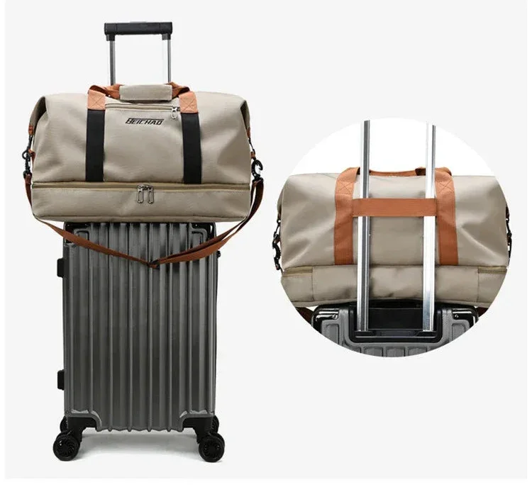 Découvrez le sac de sport femme Movella™, l'accessoire indispensable pour les femmes actives à la recherche d'un sac de sport femme imperméable en tissu Oxford résistant aux intempéries, un sac de sport femme avec compartiment séparé pour chaussures et linge humide pour une organisation hygiénique, un sac de sport femme polyvalent adaptable du bureau à la salle de sport avec capacité généreuse de 20-35L pour 3-5 jours d'affaires, un sac de sport femme élégant disponible en 7 couleurs tendance comme vert kak