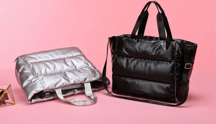 Découvrez le sac de sport femme ImperFit™, l'accessoire parfait pour les femmes actives cherchant un sac de sport femme imperméable en nylon Oxford haute densité déperlant anti-usure et respirant, un sac de sport femme grande capacité 36-55L modulable pour fitness yoga piscine ou voyage week-end, un sac de sport femme avec compartiment chaussures ventilé pour séparer linge propre et affaires mouillées, un sac de sport femme porte-tapis yoga intégré idéal pour séances pilates ou yoga femme imperméable, un sa