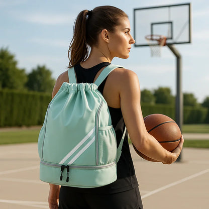 Le sac de sport femme ÉtancPro polyvalent pour fitness et basketball, idéal pour activités quotidiennes et sports collectifs, est un sac à dos sport femme ÉtancPro en térylène imperméable résistant à l'eau pour séances d'entraînement intenses, compact avec capacité inférieure à 20L parfait pour essentials sans encombrement, unisexe au design moderne élégant pour femmes et hommes actifs, polyvalent pour activités de plein air comme randonnée et escalade, résistant à l'eau et à l'usure pour durabilité optimal