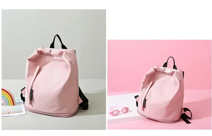 Sac de sport femme FlowBag vu de face

Intérieur spacieux du sac de sport femme FlowBag

Compartiment chaussures du FlowBag femme

FlowBag sac de sport pour yoga et fitness

FlowBag sac de sport étanche pour piscine

FlowBag sac week-end femme élégant

FlowBag sac de sport pour voyage cabine

FlowBag avec bandoulière réglable confortable

FlowBag design chic et moderne pour femme

Détails techniques du sac de sport FlowBag