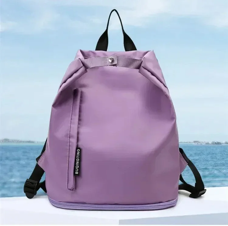 Sac de sport femme FlowBag vu de face

Intérieur spacieux du sac de sport femme FlowBag

Compartiment chaussures du FlowBag femme

FlowBag sac de sport pour yoga et fitness

FlowBag sac de sport étanche pour piscine

FlowBag sac week-end femme élégant

FlowBag sac de sport pour voyage cabine

FlowBag avec bandoulière réglable confortable

FlowBag design chic et moderne pour femme

Détails techniques du sac de sport FlowBag