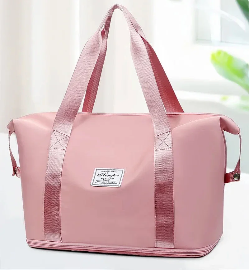 Découvrez le sac de sport femme PowerMove™ allié stylé pour activités quotidiennes actives, idéal comme sac de sport femme ultraléger imperméable en polyester résistant pour salle fitness yoga et natation, ce sac de sport femme multifonction avec compartiment sec et humide évite mélange vêtements mouillés et affaires sèches pour organisation parfaite, parfait pour sac de sport femme tote décontracté grande capacité adaptable week-end improvisé ou voyages courts de la boutique RangementChic, un sac de sport 