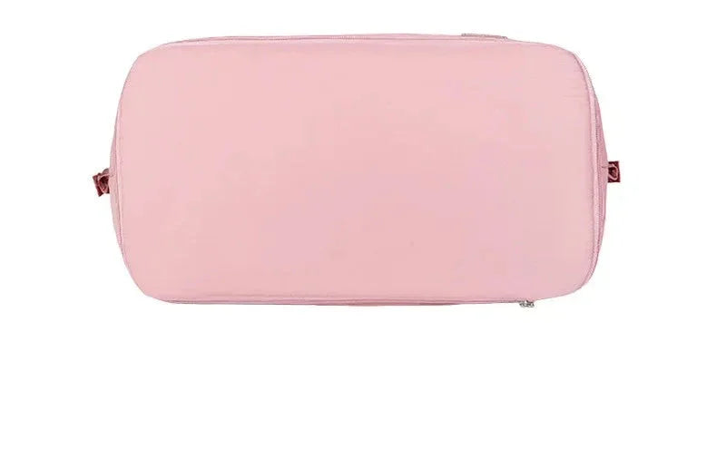 Découvrez le sac de sport femme PowerMove™ allié stylé pour activités quotidiennes actives, idéal comme sac de sport femme ultraléger imperméable en polyester résistant pour salle fitness yoga et natation, ce sac de sport femme multifonction avec compartiment sec et humide évite mélange vêtements mouillés et affaires sèches pour organisation parfaite, parfait pour sac de sport femme tote décontracté grande capacité adaptable week-end improvisé ou voyages courts de la boutique RangementChic, un sac de sport 