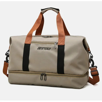 Découvrez le sac de sport femme Movella™, l'accessoire indispensable pour les femmes actives à la recherche d'un sac de sport femme imperméable en tissu Oxford résistant aux intempéries, un sac de sport femme avec compartiment séparé pour chaussures et linge humide pour une organisation hygiénique, un sac de sport femme polyvalent adaptable du bureau à la salle de sport avec capacité généreuse de 20-35L pour 3-5 jours d'affaires, un sac de sport femme élégant disponible en 7 couleurs tendance comme vert kak