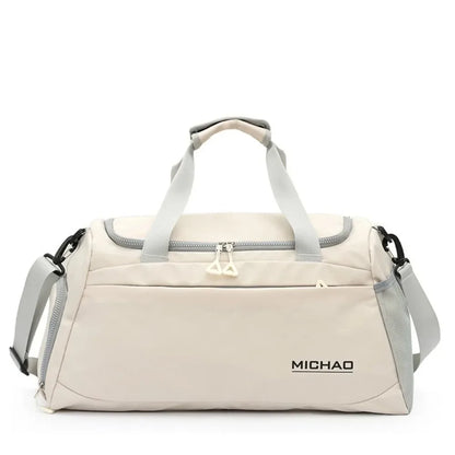 Découvrez le sac de sport femme avec compartiment étanche pour vêtements humides, idéal pour les femmes actives cherchant un sac de sport femme polyvalent pour yoga et piscine, ce sac de sport femme imperméable en polyester Oxford résistant aux intempéries offre une organisation intelligente avec séparation sèche et humide pour éviter les odeurs désagréables, parfait comme sac de sport femme grande capacité 50x27x23 cm pour week-end improvisé ou entraînement quotidien, disponible en coloris tendance comme s