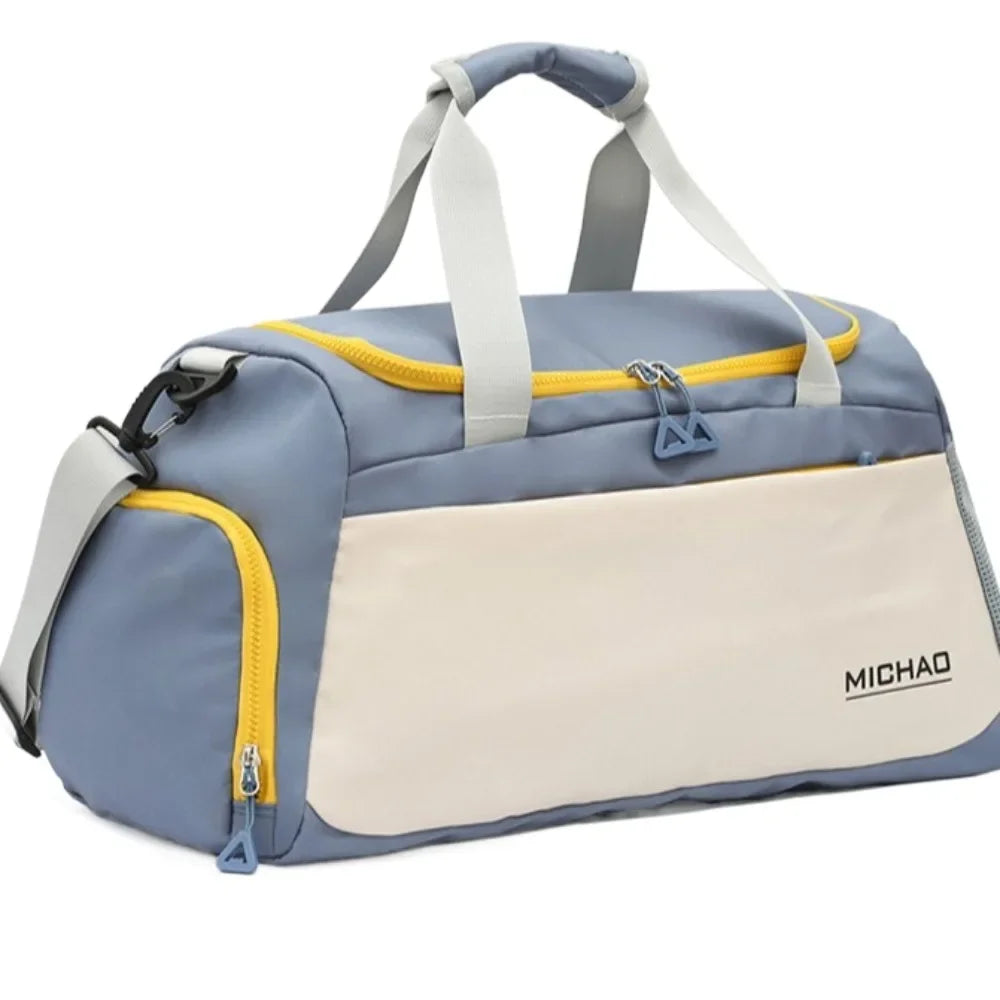 Découvrez le sac de sport femme avec compartiment étanche pour vêtements humides, idéal pour les femmes actives cherchant un sac de sport femme polyvalent pour yoga et piscine, ce sac de sport femme imperméable en polyester Oxford résistant aux intempéries offre une organisation intelligente avec séparation sèche et humide pour éviter les odeurs désagréables, parfait comme sac de sport femme grande capacité 50x27x23 cm pour week-end improvisé ou entraînement quotidien, disponible en coloris tendance comme s