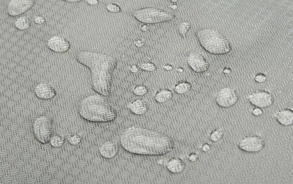 Découvrez le sac de sport AeroFold™, l'accessoire indispensable pour voyageurs et sportifs à la recherche d'un sac de sport pliable ultraléger de 450g pour confort optimal sans encombrement, un sac de sport imperméable en tissu nylon haute densité traité DWR résistant aux intempéries et humidité, un sac de sport polyvalent capacité 20L adaptable de la salle de sport aux randonnées week-end ou déplacements quotidiens, un sac de sport ergonomique avec bretelles ajustables réduisant pression et structure respi