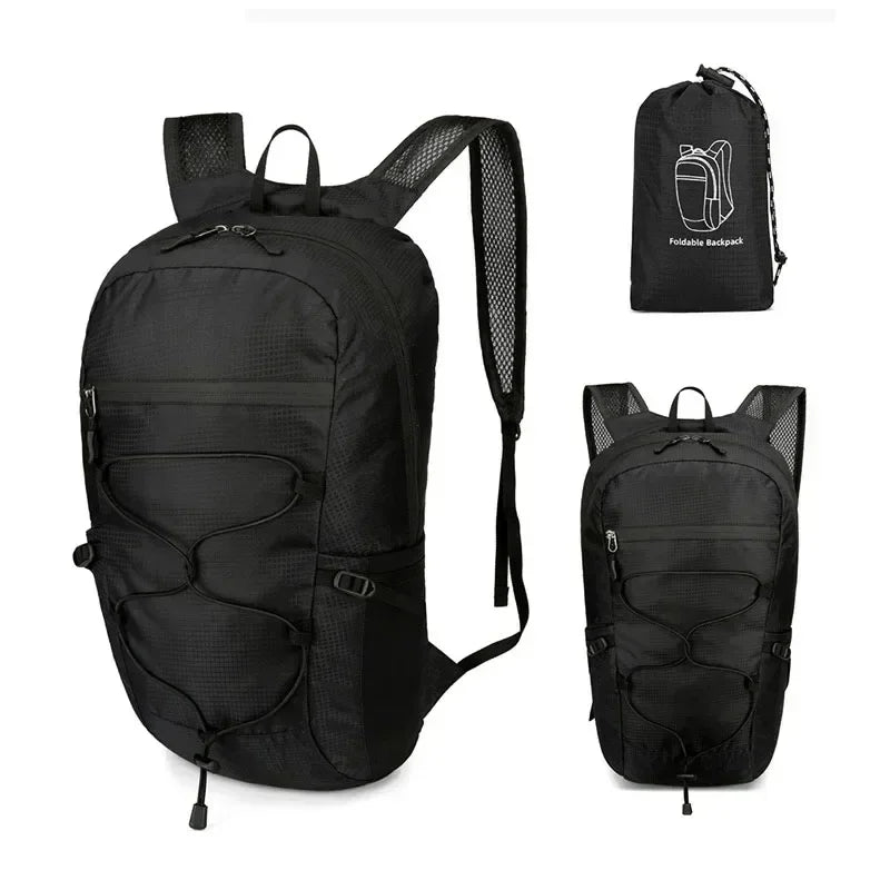 Découvrez le sac de sport AeroFold™, l'accessoire indispensable pour voyageurs et sportifs à la recherche d'un sac de sport pliable ultraléger de 450g pour confort optimal sans encombrement, un sac de sport imperméable en tissu nylon haute densité traité DWR résistant aux intempéries et humidité, un sac de sport polyvalent capacité 20L adaptable de la salle de sport aux randonnées week-end ou déplacements quotidiens, un sac de sport ergonomique avec bretelles ajustables réduisant pression et structure respi