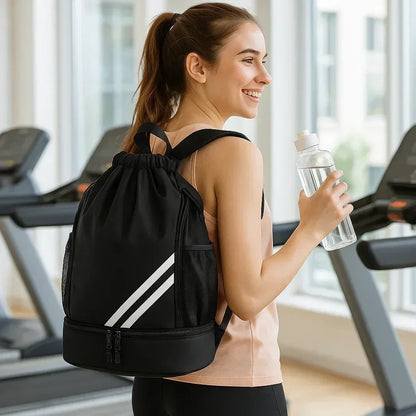 Le sac de sport femme ÉtancPro polyvalent pour fitness et basketball, idéal pour activités quotidiennes et sports collectifs, est un sac à dos sport femme ÉtancPro en térylène imperméable résistant à l'eau pour séances d'entraînement intenses, compact avec capacité inférieure à 20L parfait pour essentials sans encombrement, unisexe au design moderne élégant pour femmes et hommes actifs, polyvalent pour activités de plein air comme randonnée et escalade, résistant à l'eau et à l'usure pour durabilité optimal
