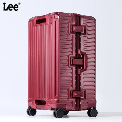 Valise cabine premium avec cadre aluminium dans un environnement hôtelier, élégante et conçue pour durer.